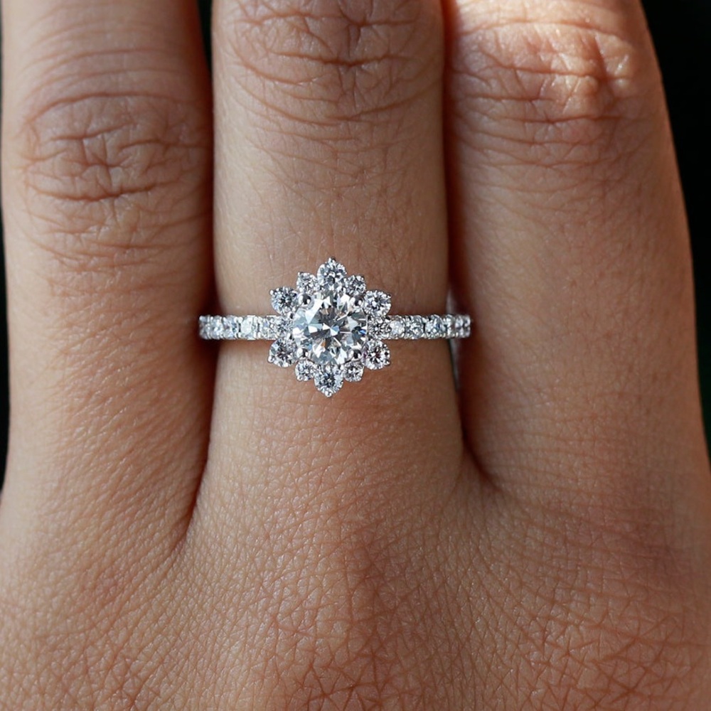 GRA Certified 1.00ct Center Moissanite Sunburst Flower Halo Ring NWT